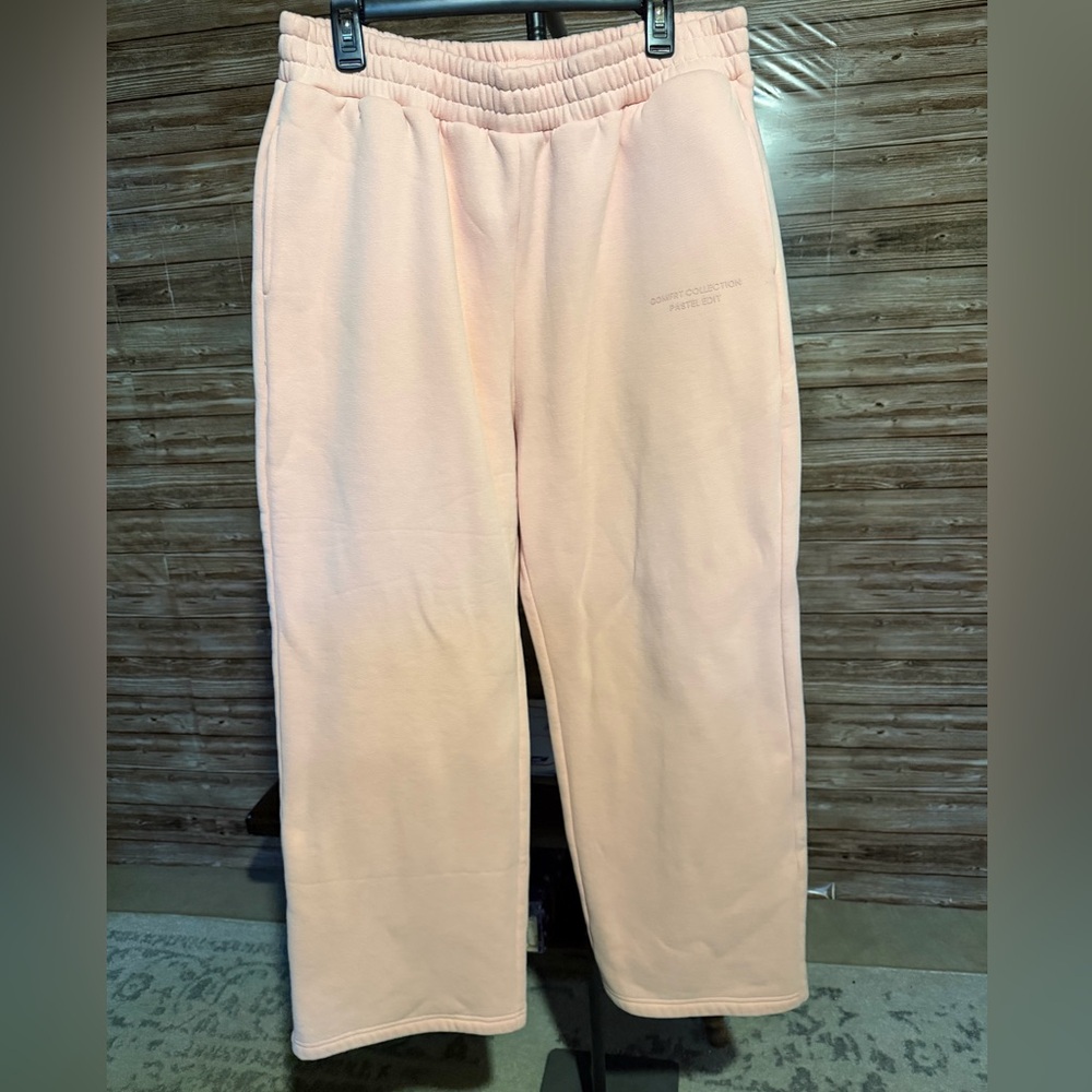 Comfrt Collection Pastel Edit Straight Leg Sweatpants